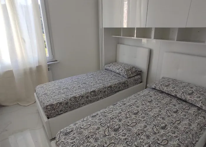 Semesterbostad Emguesthouse *